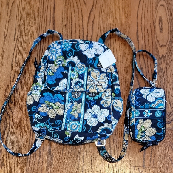 Vera Bradley Mod Floral Blue Backpack With Matching Wristlet Set. NWT main image 12